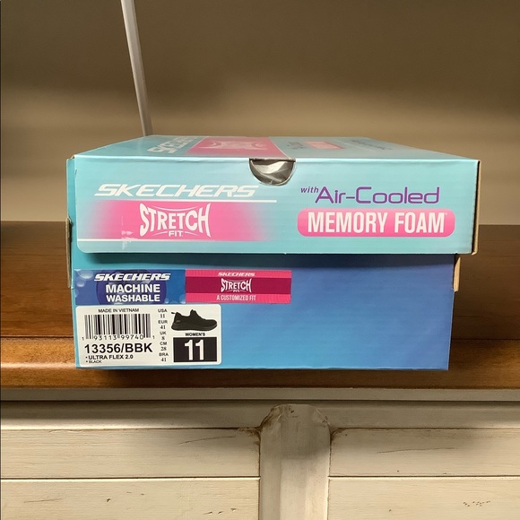 Women’s Skechers Ultra Flex 2.0 - Flash Illusion. Color black. - Picture 9 of 9